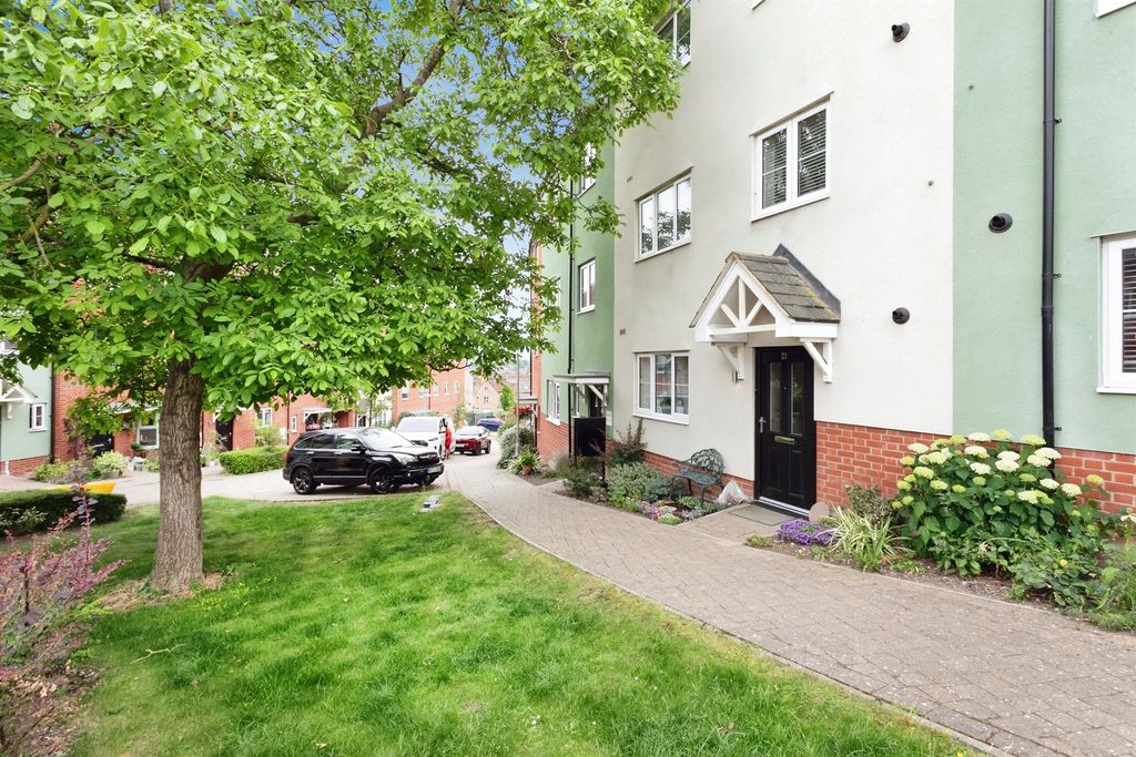 Property photo 1 of 11