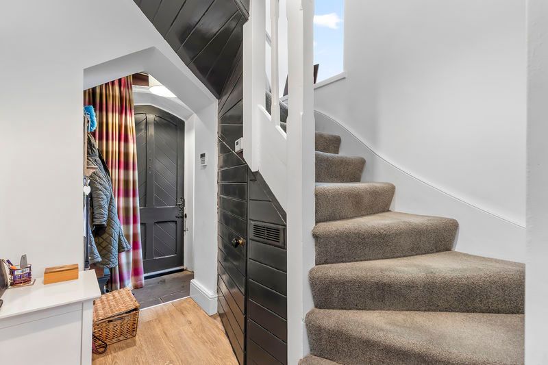 Property photo 2 of 31 Photo 16