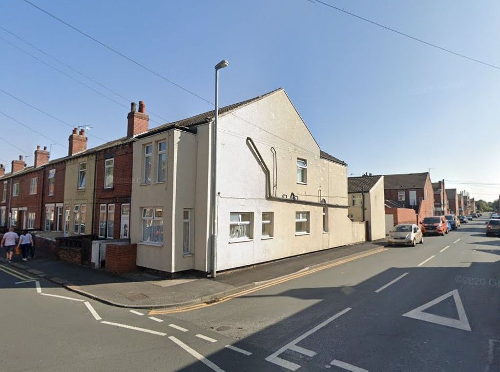 Property photo 1 of 5