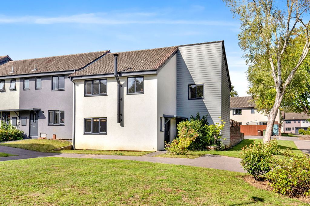 Property photo 3 of 27