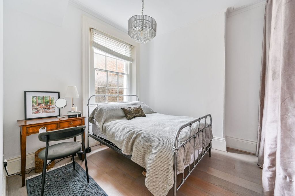 Property photo 2 of 6