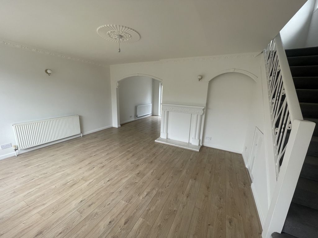 Property photo 3 of 15 Img_1852