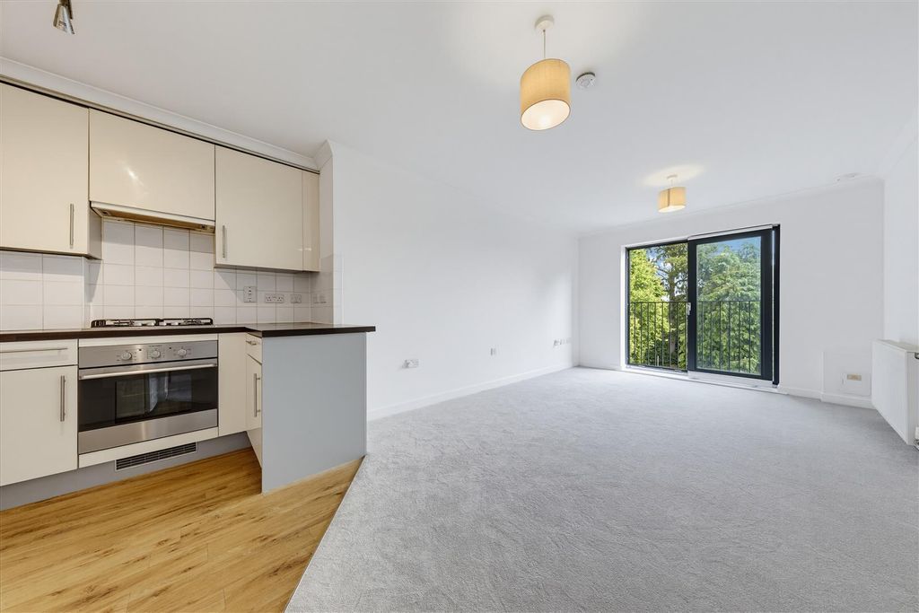 Property photo 3 of 12 Pampisford Road, 248, 21-25.Jpg