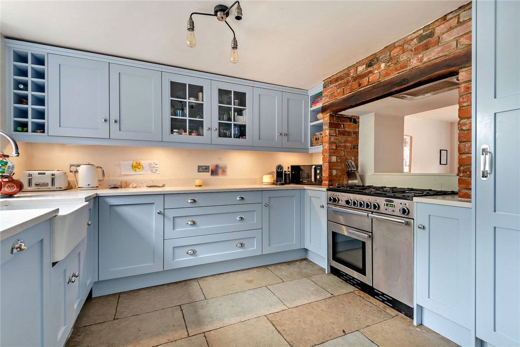 Property photo 2 of 21 Picture No. 10