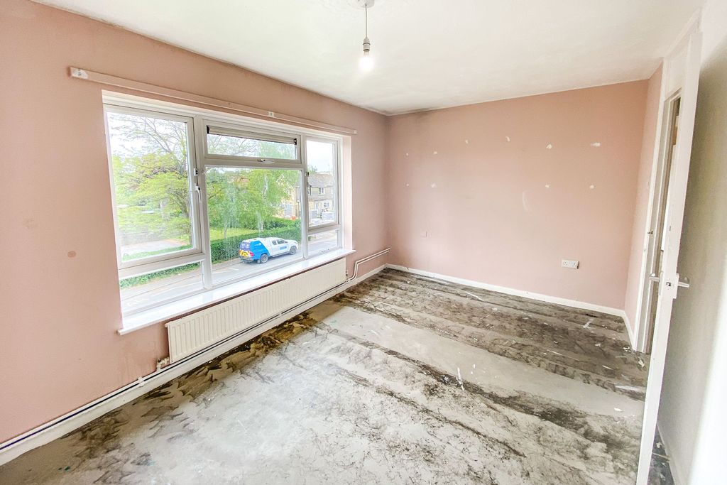 Property photo 3 of 15 Flat 8 Winters Court, Corsham, Wiltshire, Sn13 0El