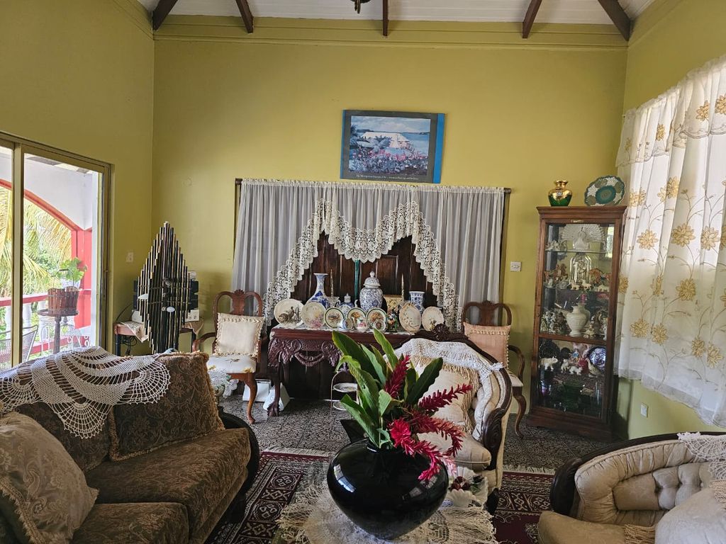 Property photo 3 of 34