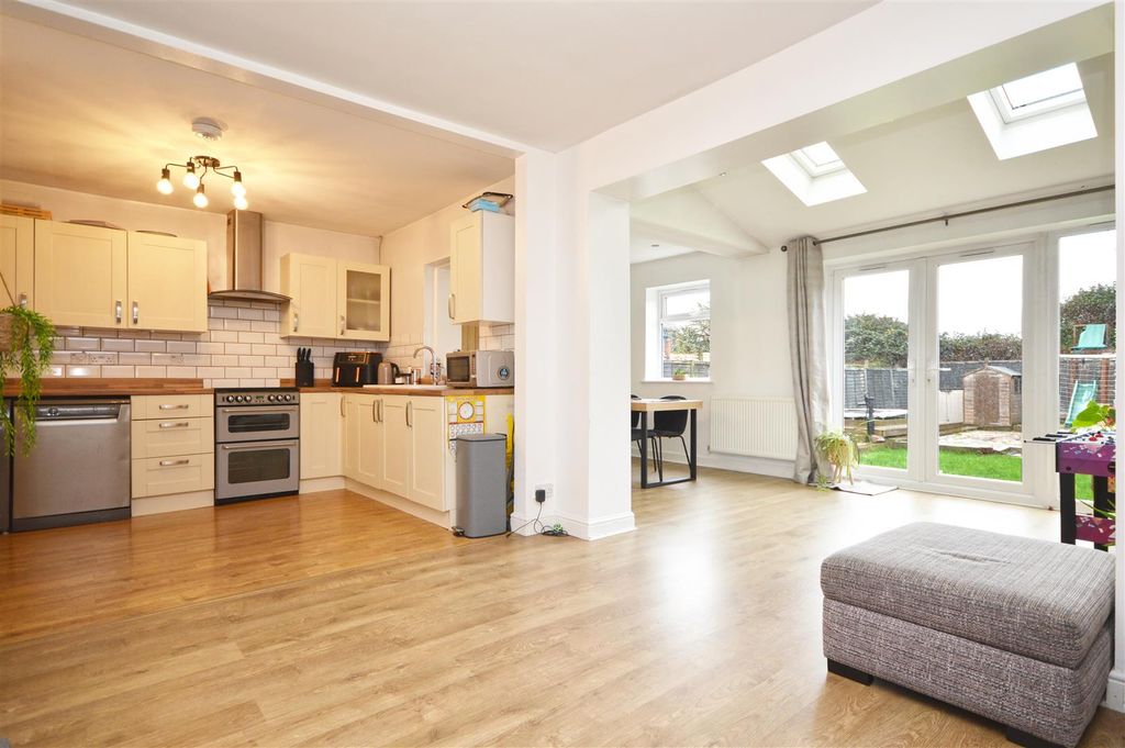 Property photo 2 of 19 Kitchen/Family Room