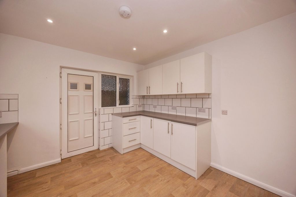 Property photo 3 of 18 Pbox-Img.Jpg