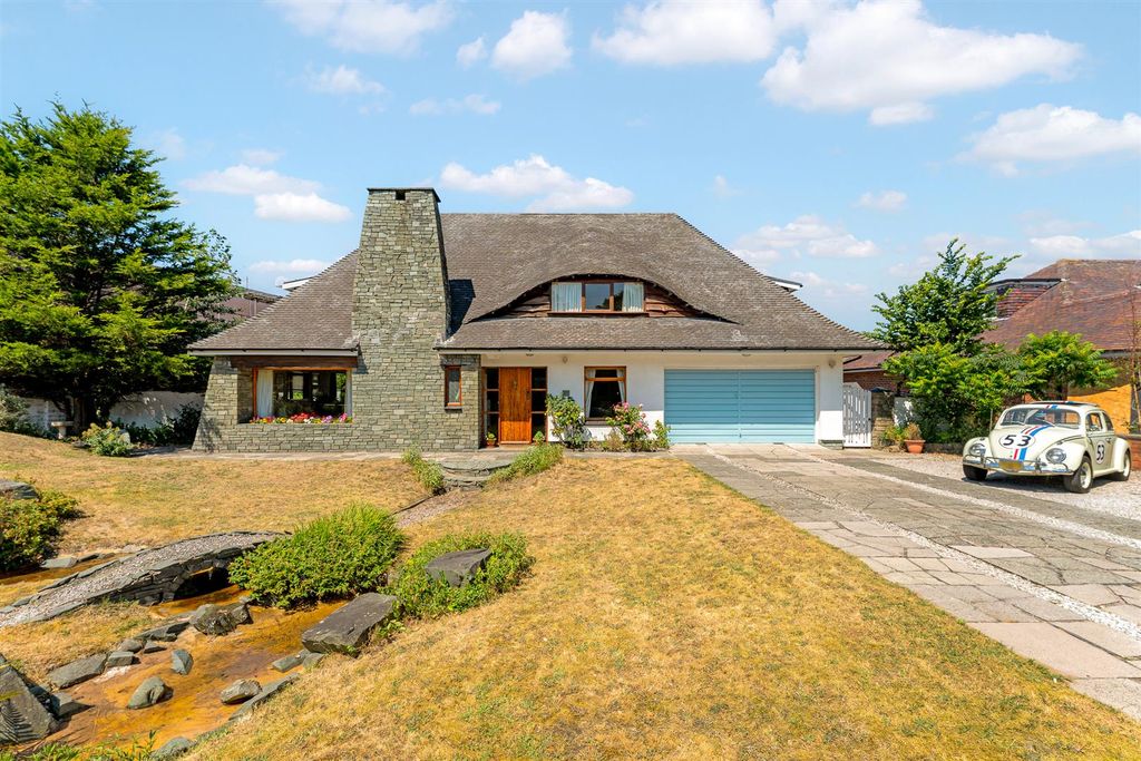 Property photo 1 of 64 54 Hall Road East-4.Jpg