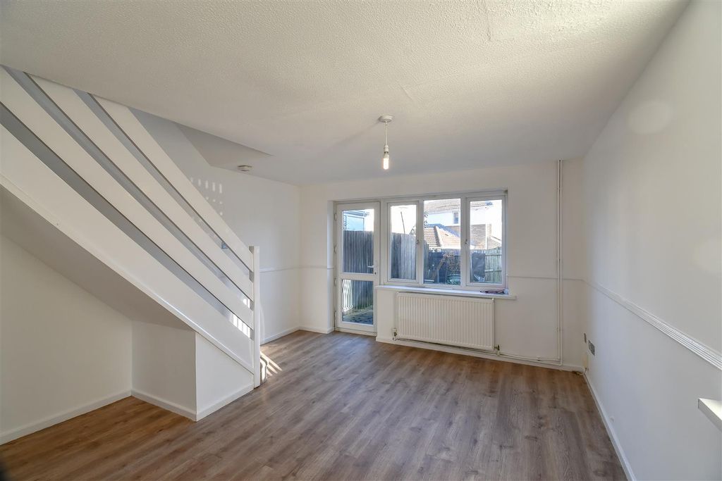 Property photo 2 of 20 Living Room