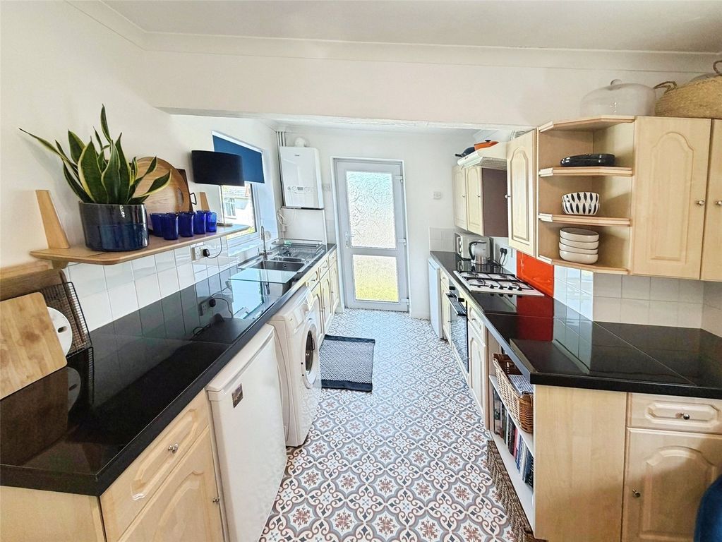 Property photo 2 of 17 Kitchen