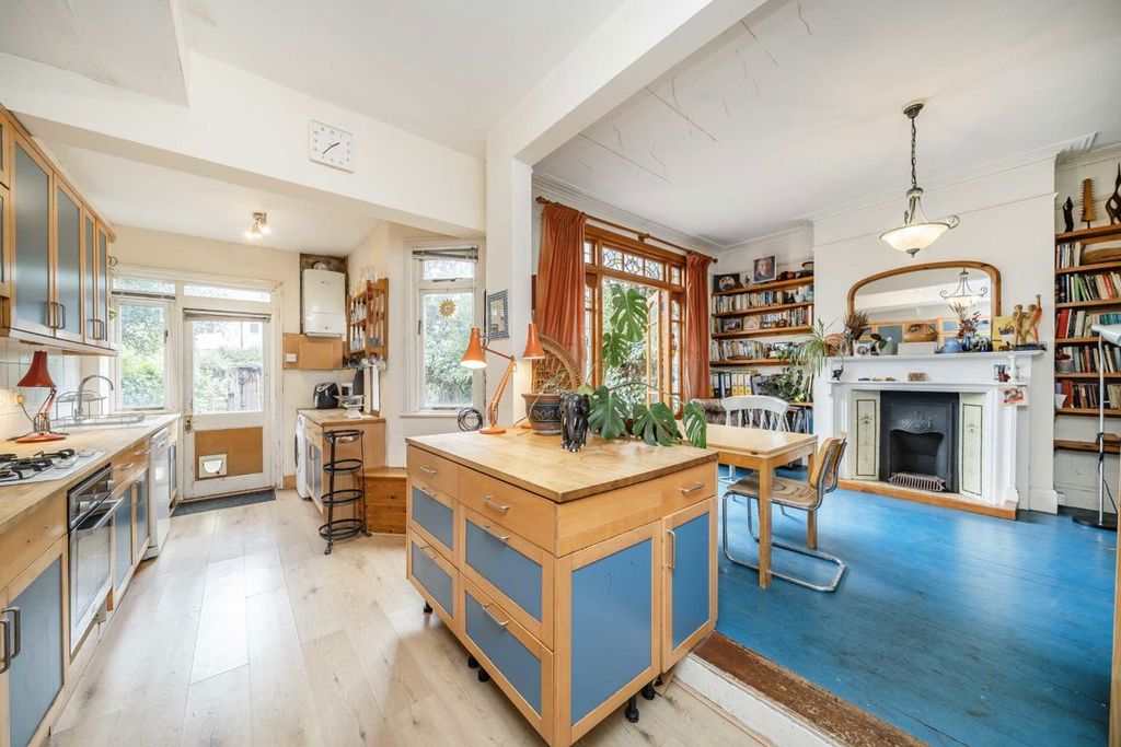 Property photo 3 of 13