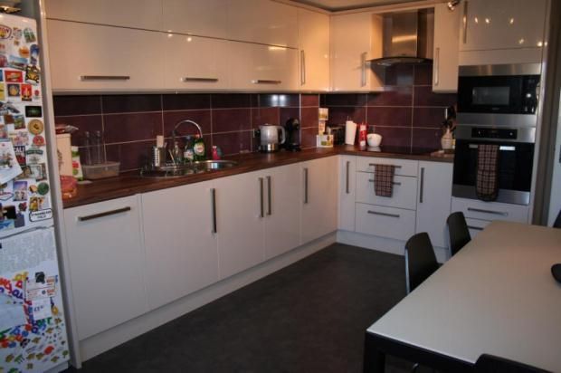 Property photo 2 of 4 Kitchen