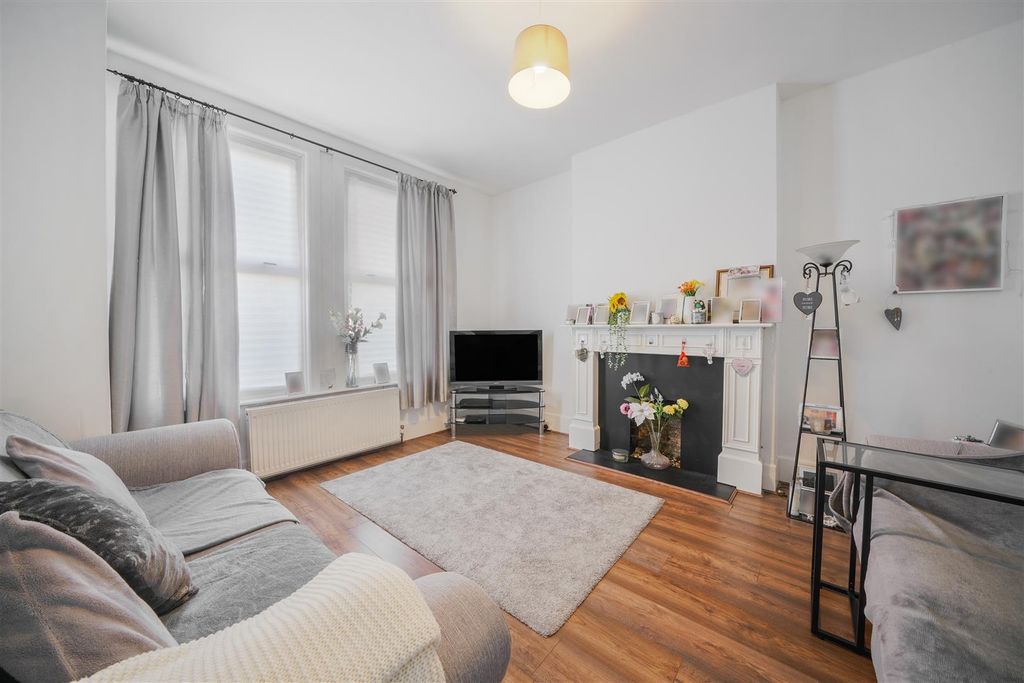 Property photo 2 of 18 106 Verdant Lane - 3Vcmmj9E8Uzcph9Ceaud.Jpg