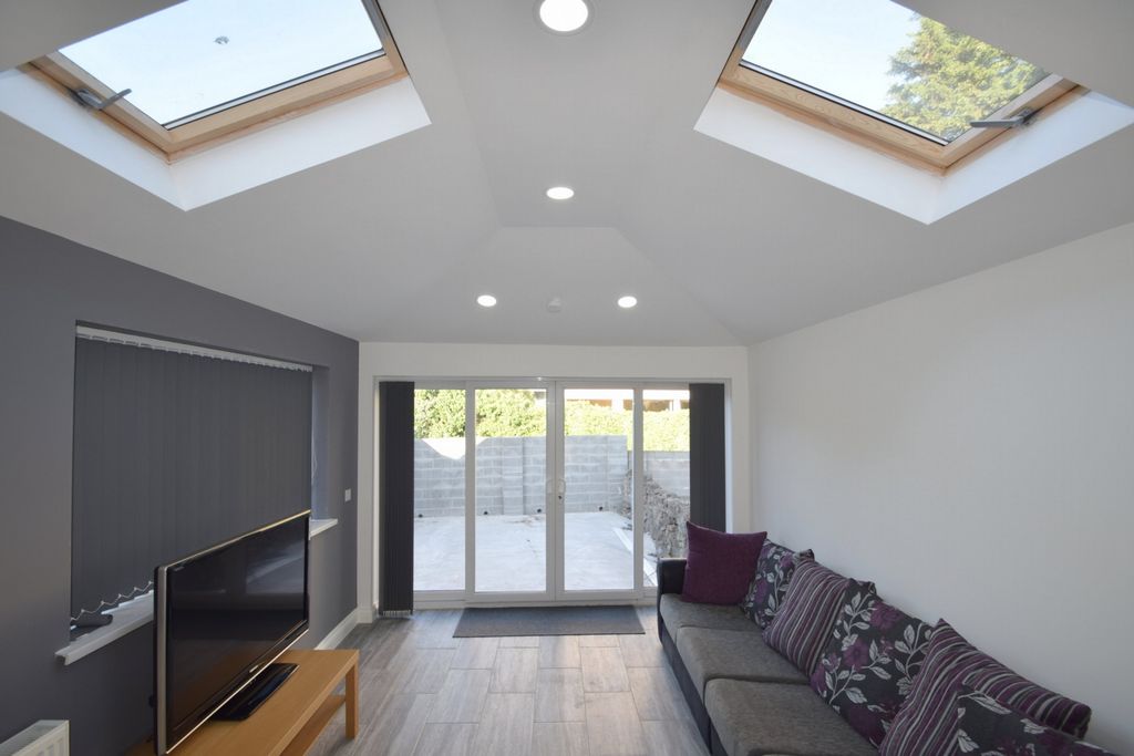 Property photo 1 of 17 Photo 5