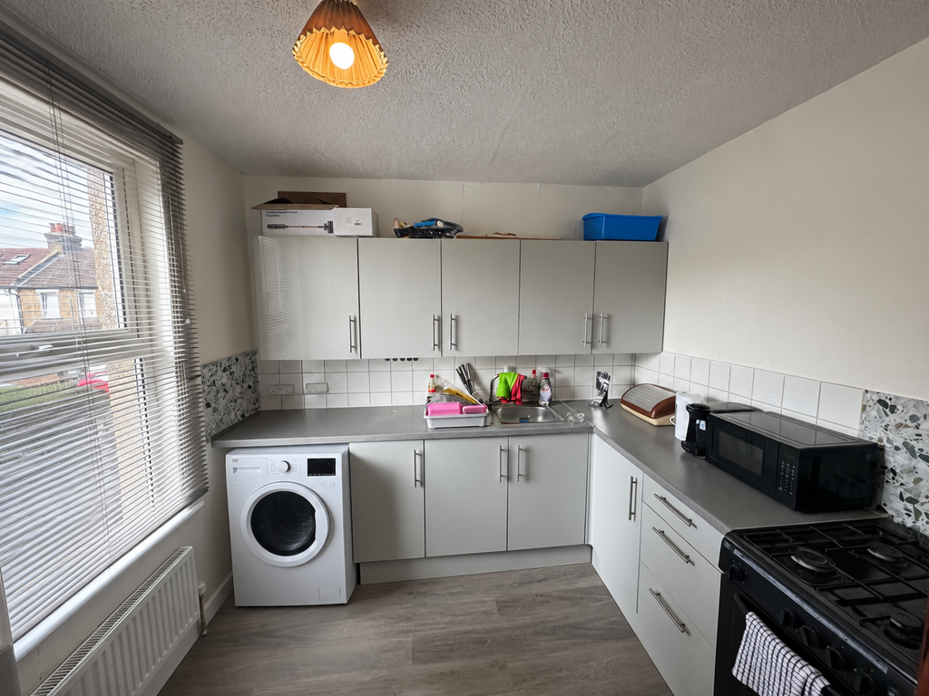 Property photo 3 of 6 Kitchen