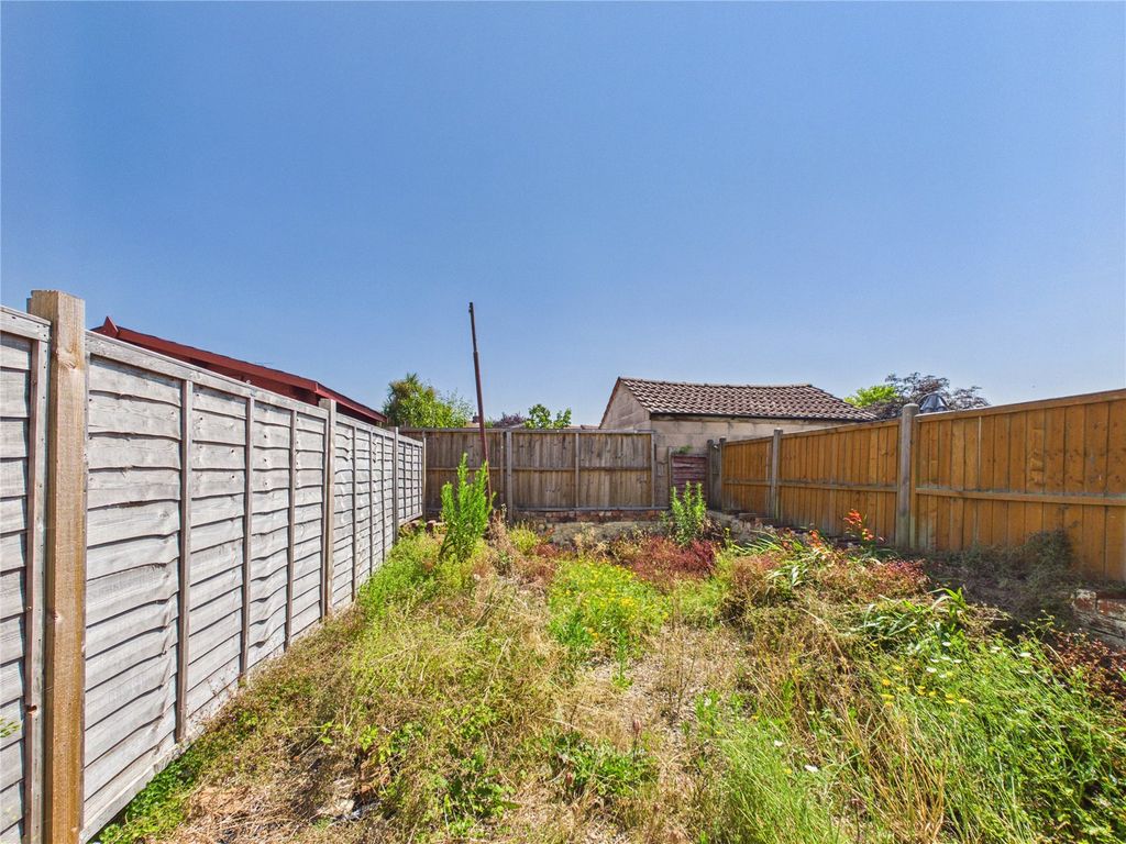 Property photo 2 of 11 Picture No. 12