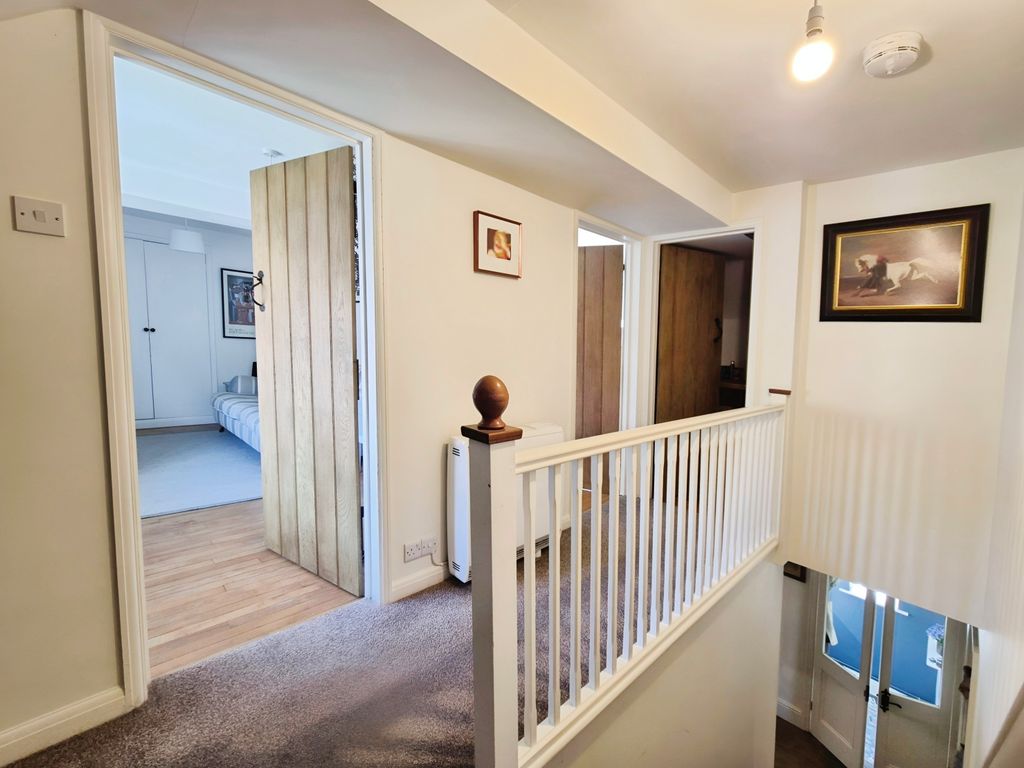 Additional image 14 of 3 bed semi-detached house to rentThe Pinnacles, Weston Street BA22