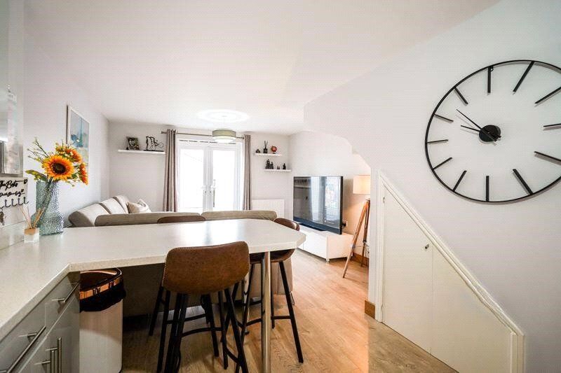 Property photo 3 of 9 Kitchen