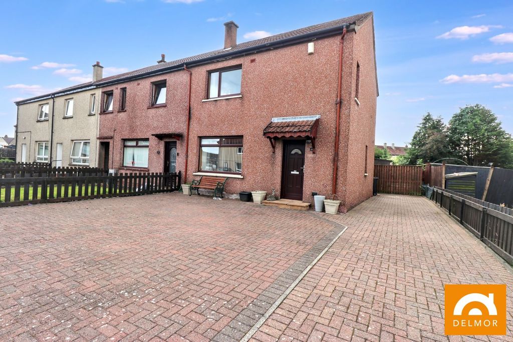 Property photo 2 of 27