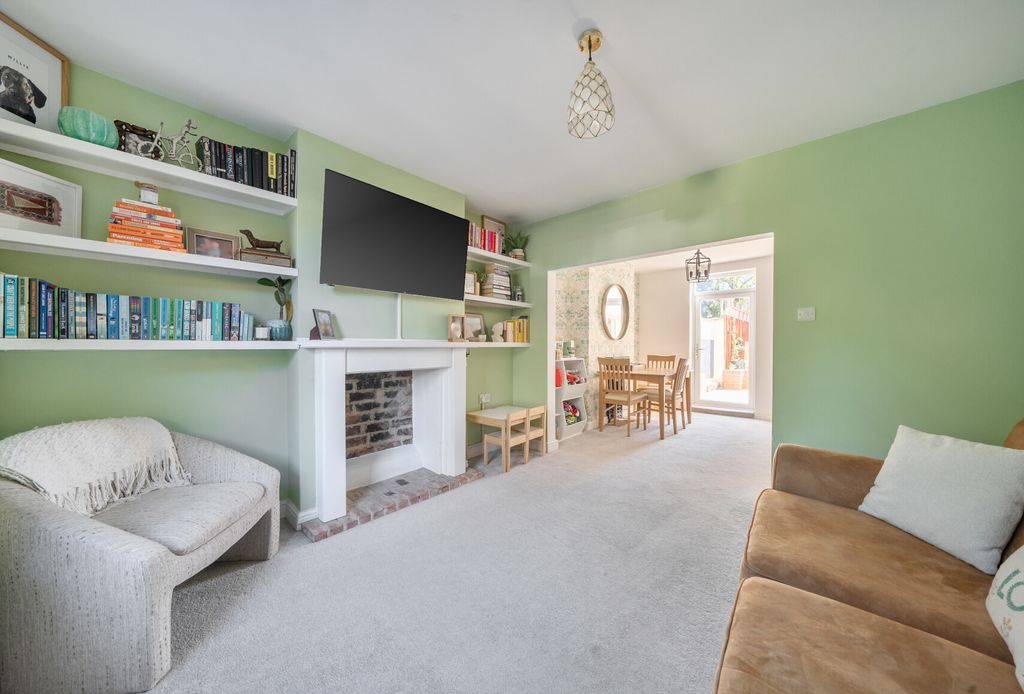 Property photo 3 of 9 1448558-9-69Ebc8d...