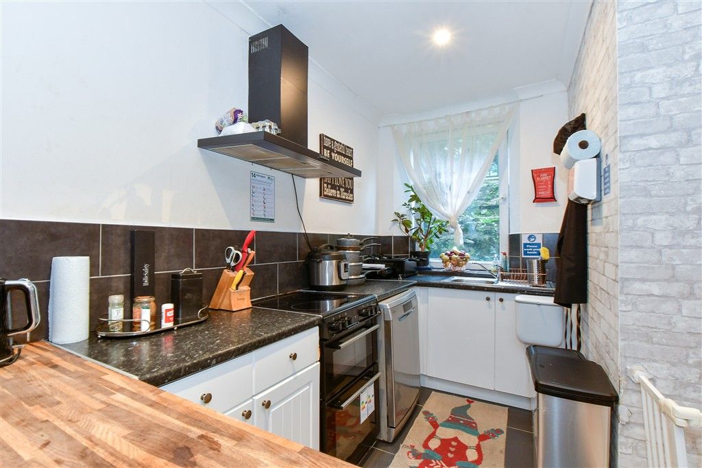 Property photo 1 of 7 Kitchen