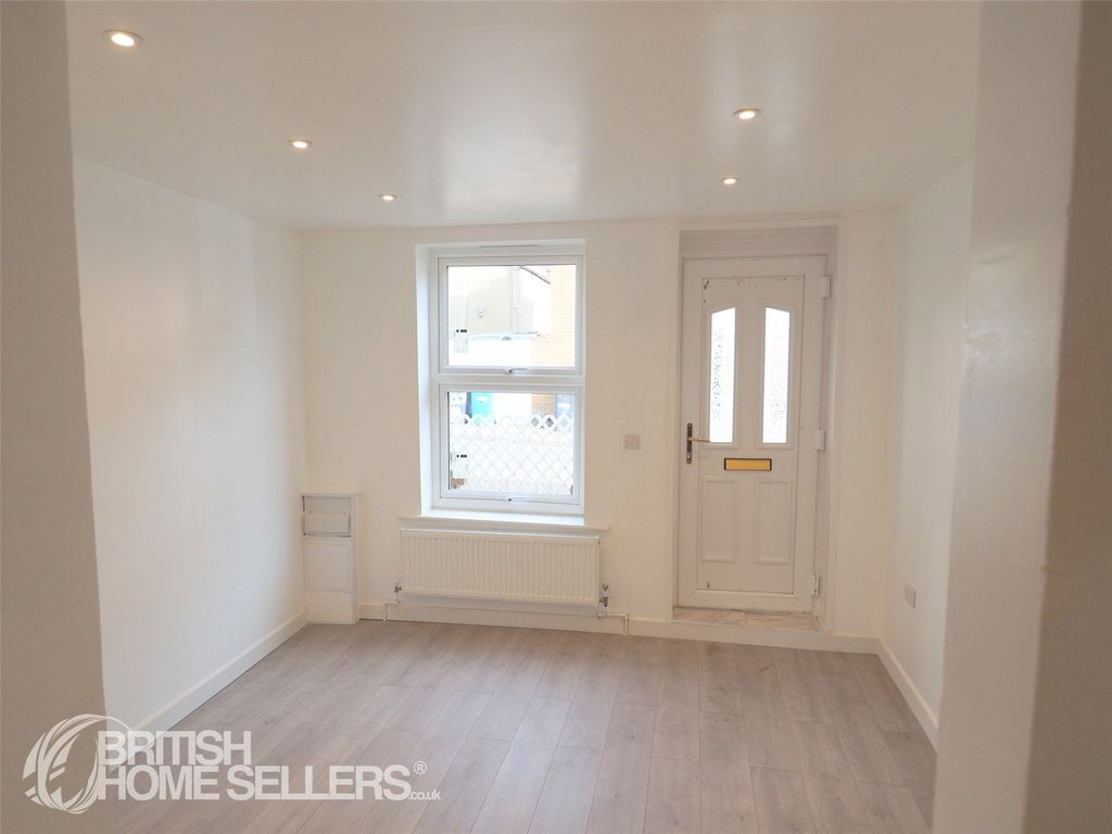 Property photo 3 of 18 Picture No. 04