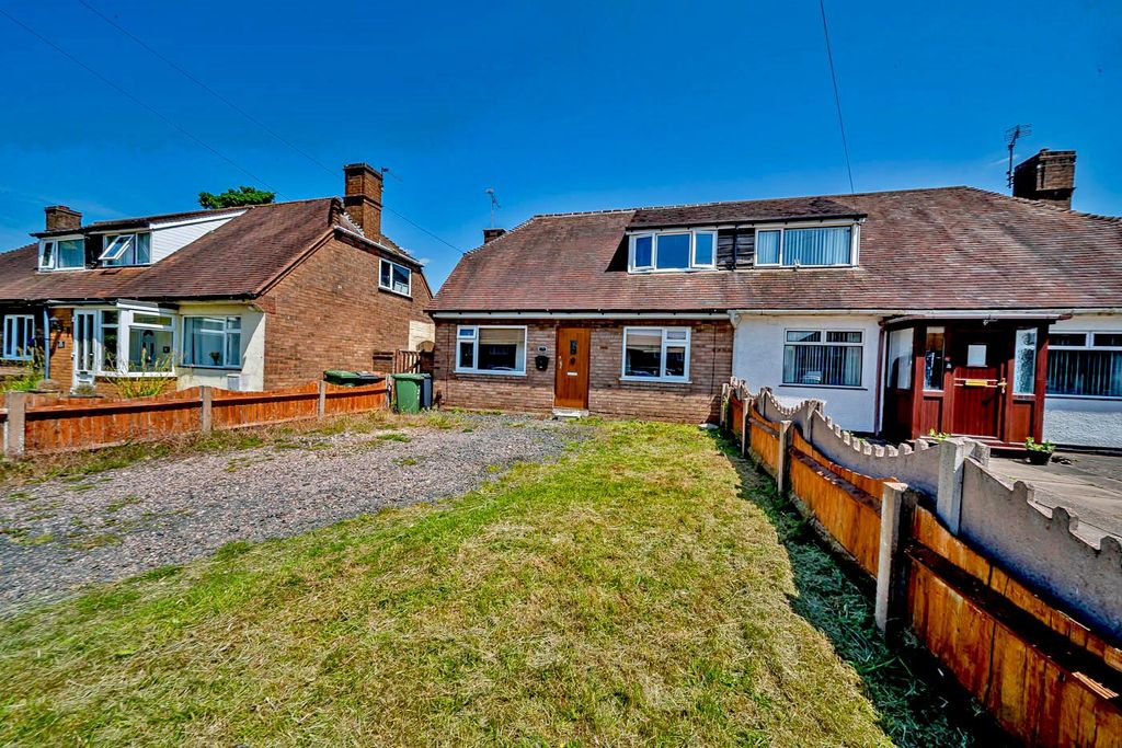 Property photo 1 of 21 Webbs Estate Agents-22.Jpg