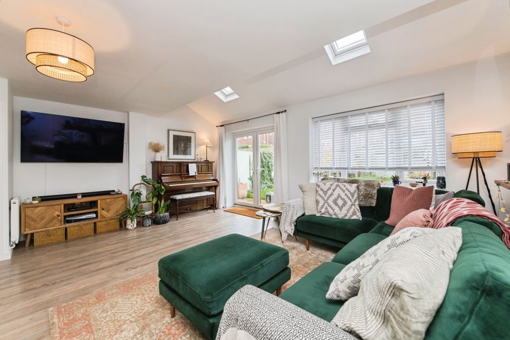 Property photo 2 of 9 Living Area