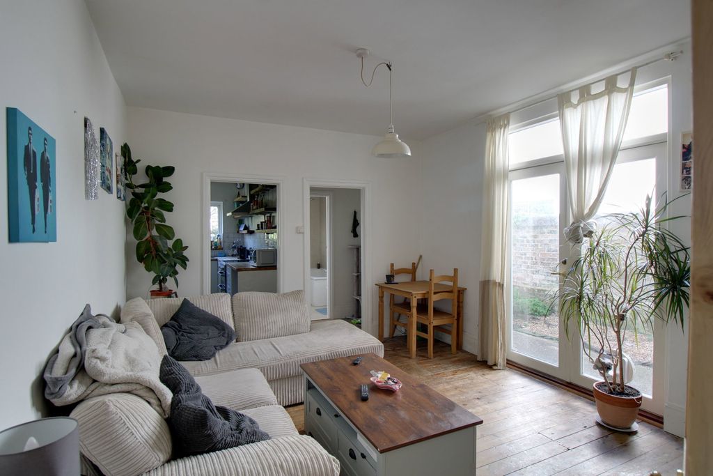 Property photo 3 of 10