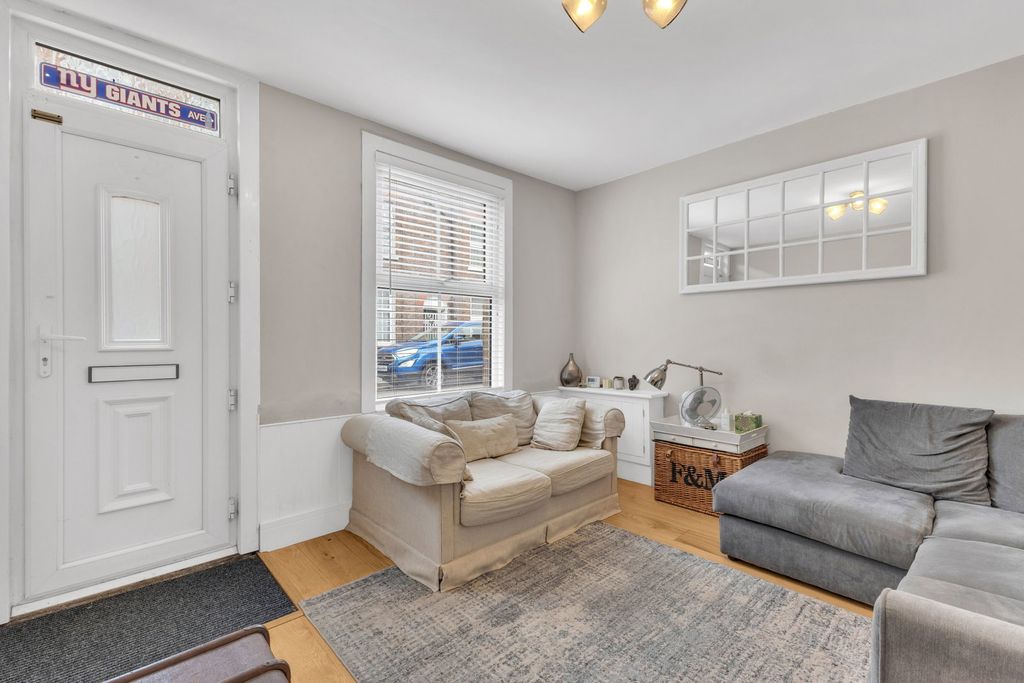 Property photo 2 of 19