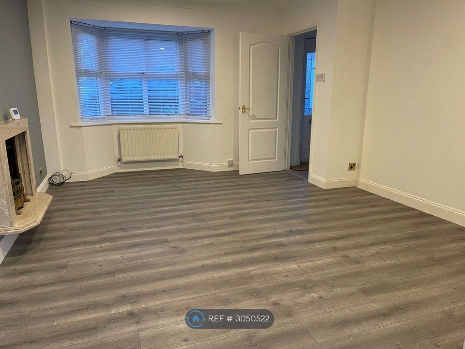 Property photo 3 of 23 Living Room