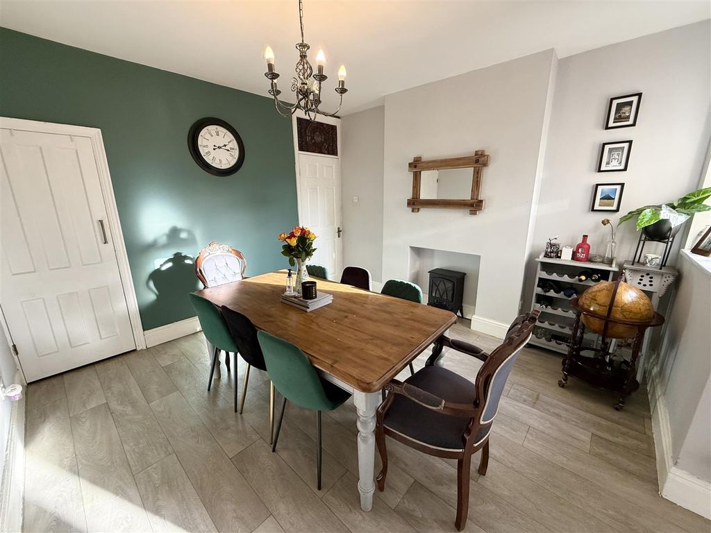 Property photo 3 of 17 Kitchen/Diner