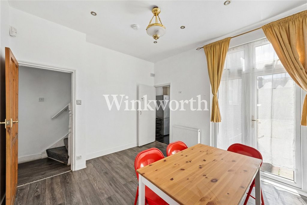 Property photo 3 of 17 Picture No. 18
