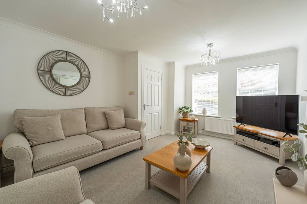 Property photo 3 of 47