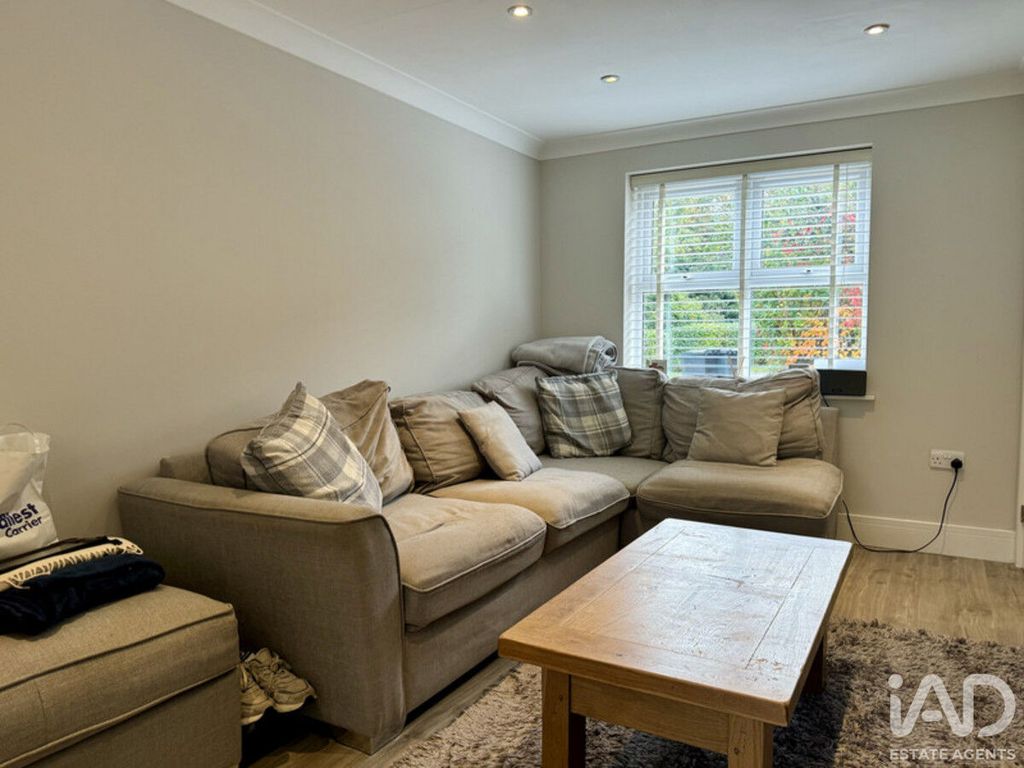 Property photo 3 of 12