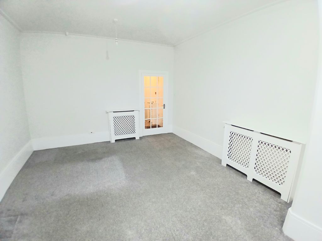 Property photo 3 of 13 Image
