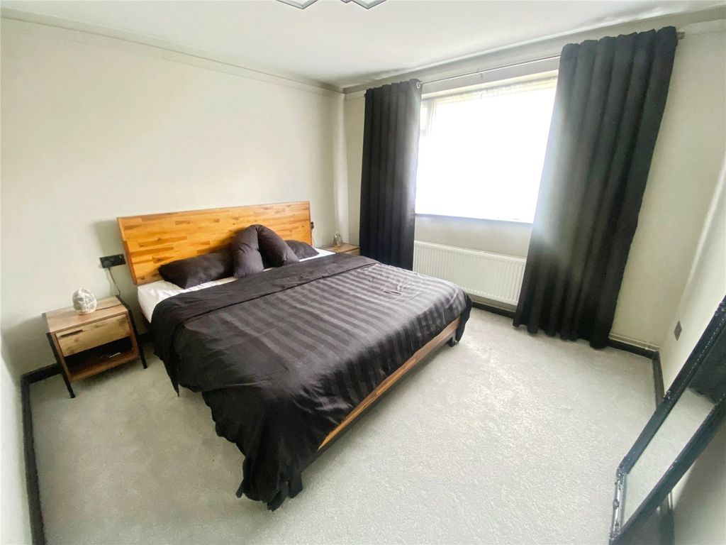 Property photo 2 of 11 Bedroom 1
