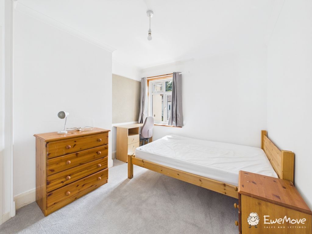 Property photo 3 of 16 Cam02877G0-Pr0105-Still013