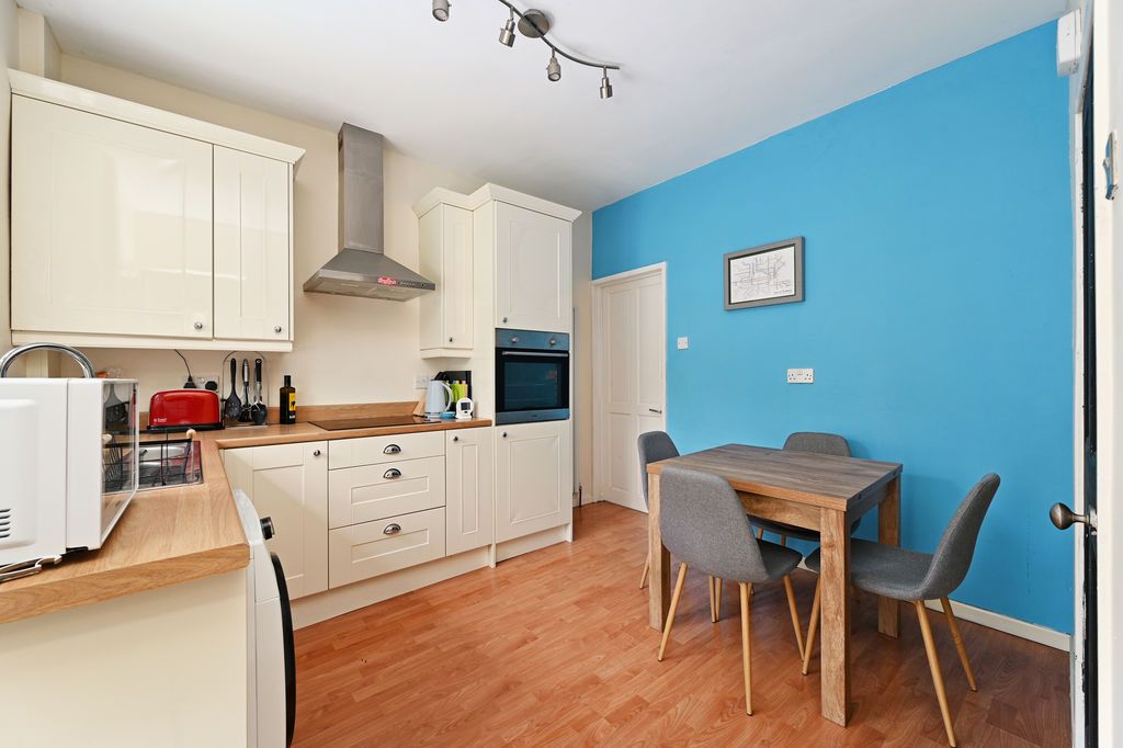 Property photo 3 of 15 Dining Kitchen