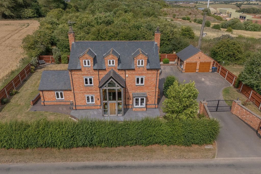 Property photo 1 of 32