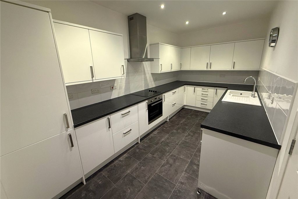 Property photo 1 of 7 Kitchen