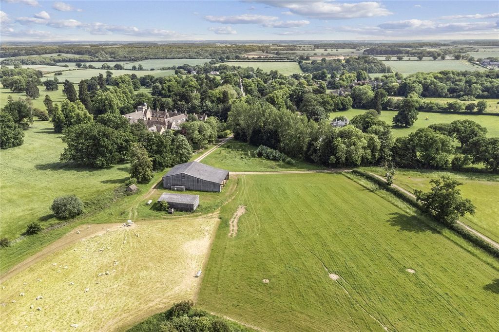 Property photo 2 of 9 Barn In Its Setting