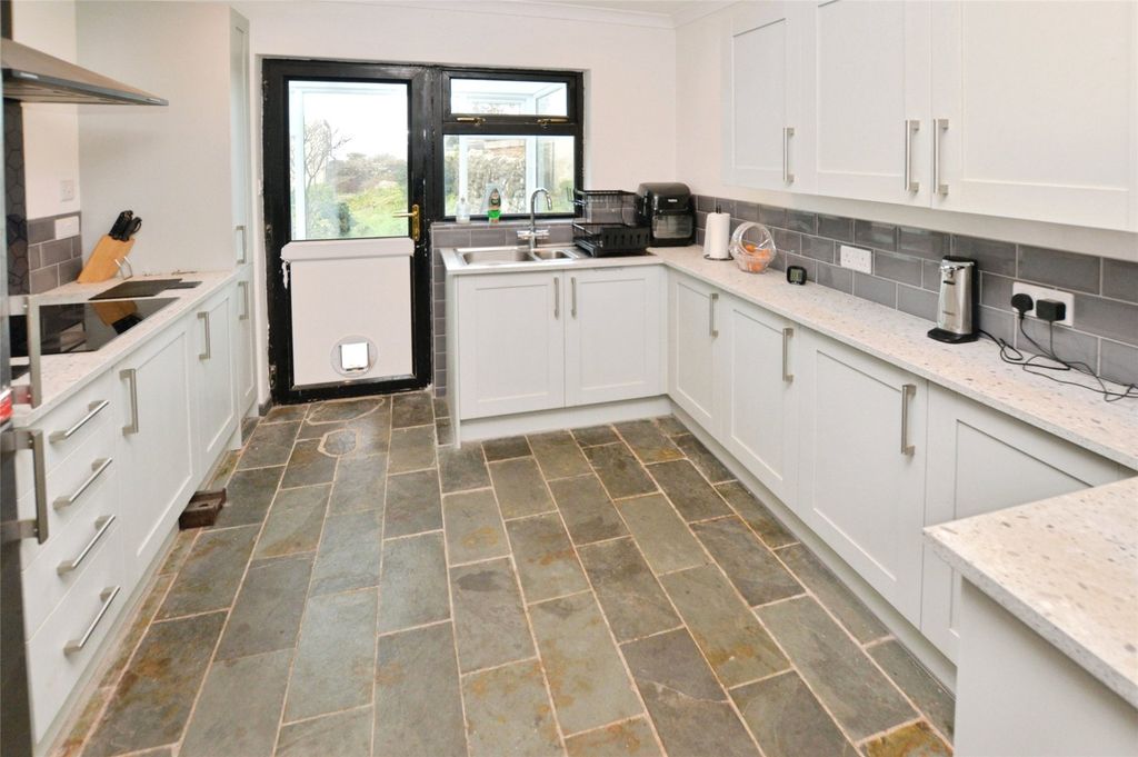 Property photo 3 of 14 Picture No. 17