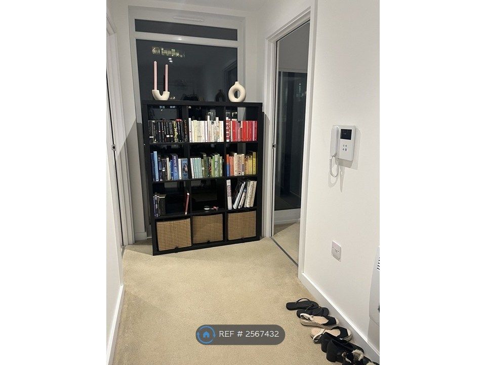 Property photo 3 of 8 Entrance