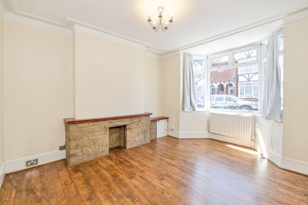 Property photo 2 of 25