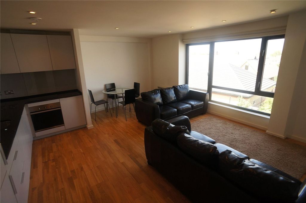 Property photo 3 of 9 Lounge