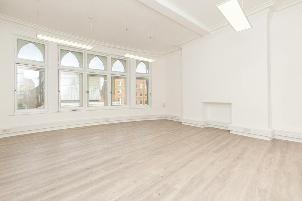 Property photo 3 of 11 353355 Goswell Road   08.Jpg