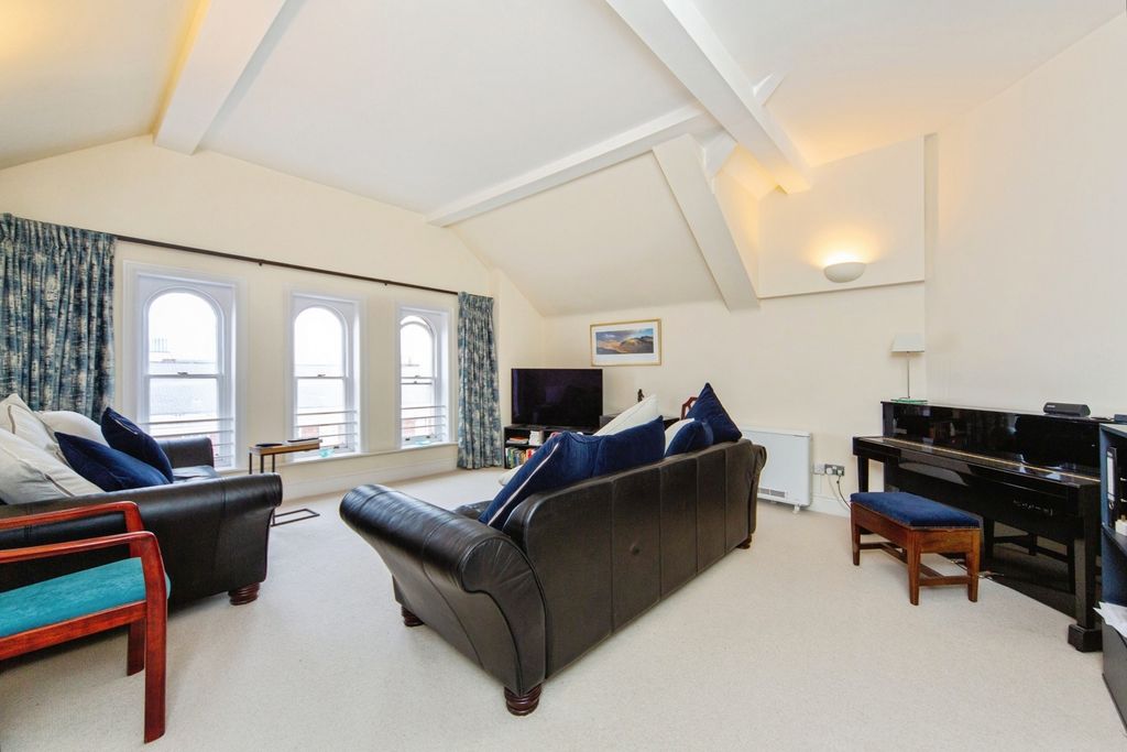 Property photo 2 of 17 Pbox-Img.Jpg