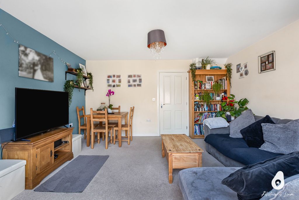 Property photo 3 of 18 5263174